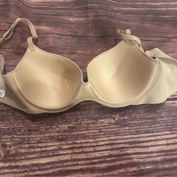 Victoria’s Secret Nude Bra lightly lined 32D - Picture 3 of 5